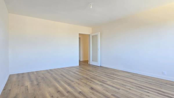 APPARTEMENT RENOVE 3P + BALCON + GARAGE + CAVE - HYPER CENTRE-VILLE LIMOGES