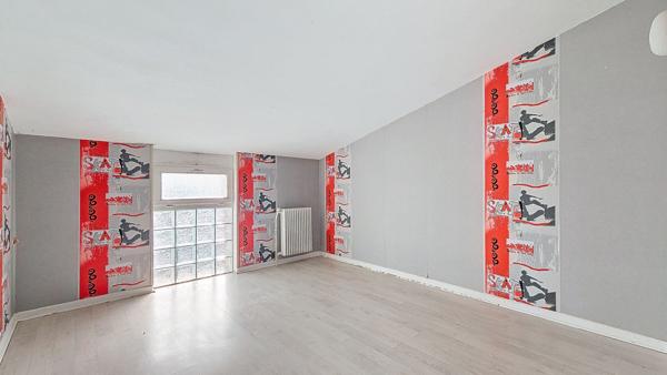 Maison de ville avec petit jardin hyper centre Carbonne