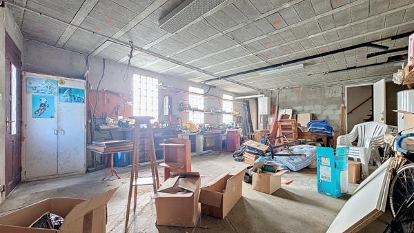 Maison de ville avec petit jardin hyper centre Carbonne