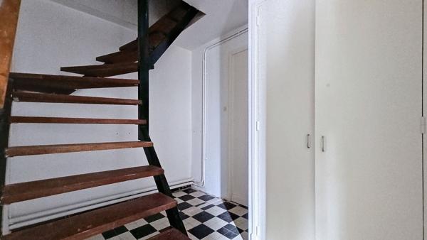 Maison de ville avec petit jardin hyper centre Carbonne