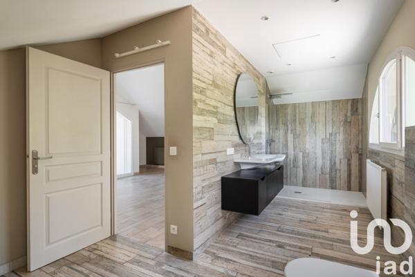 Maison à vendre 7 pièces 222 m² La Tronche