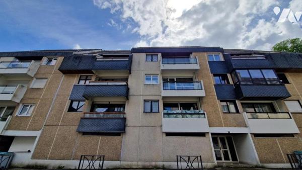 APPARTEMENT DE 34 M2 AVEC BALCON-CAVE-PLACE DE PARKING