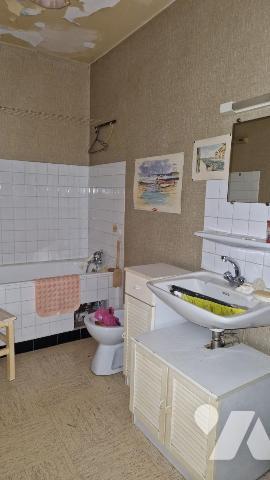 APPARTEMENT DE 34 M2 AVEC BALCON-CAVE-PLACE DE PARKING
