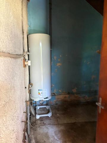 MARCIAC(32): cachée, au bout d'un chemin privé, PROPRIETE sur 2ha, anciens Bains avec sa source encore présente, dépendance, authenticité assurée !