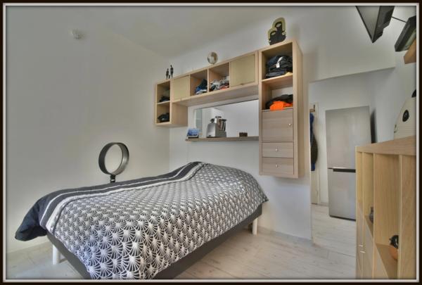 Appartement rénové avec jardin privatif – Vendu entièrement meublé 1 pièces NIMES (30)