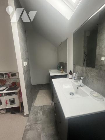 Maison avec chambres de plain pied, avec extérieur