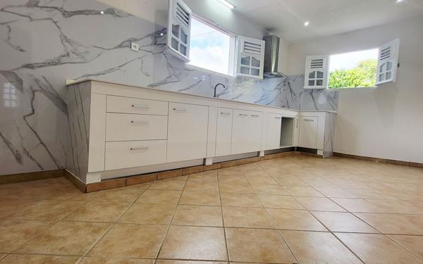 Appartement à louer    4 pièces • 126,89 m2 Le Lamentin