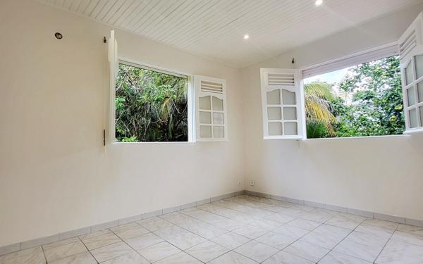 Appartement à louer    4 pièces • 126,89 m2 Le Lamentin