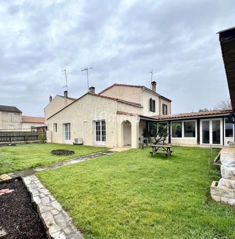 Maison familiale de 103 m² – 33920 Saint-Yzan-de-Soudiac