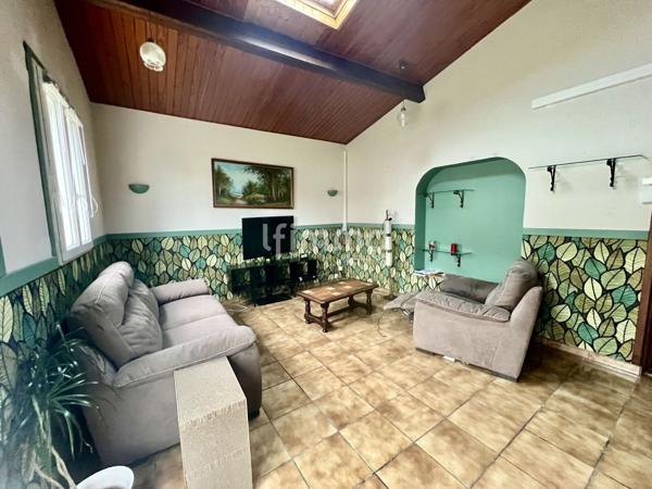 Maison familiale de 103 m² – 33920 Saint-Yzan-de-Soudiac