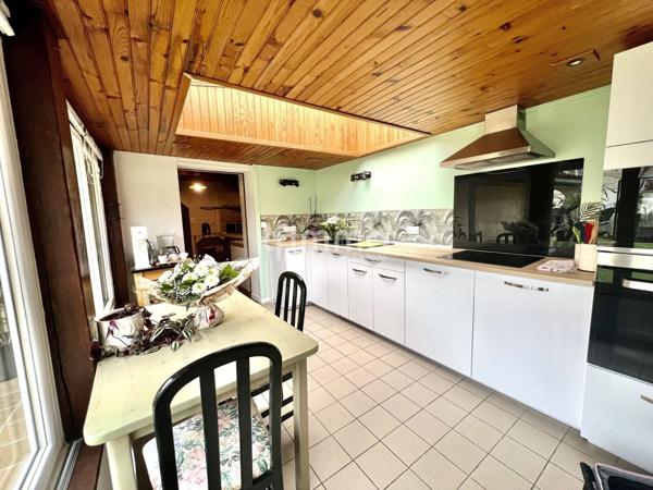 Maison familiale de 103 m² – 33920 Saint-Yzan-de-Soudiac