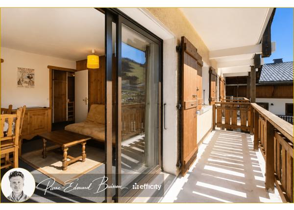 Appartement
         2 pièces
        - 33 m² 169 000 € *