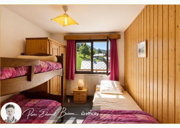 Appartement
         2 pièces
        - 33 m² 169 000 € *