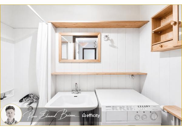 Appartement
         2 pièces
        - 33 m² 169 000 € *