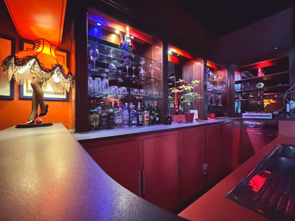 Murs et fond de commerce – Bar à champagne intimiste au coeur de Lyon 6ème