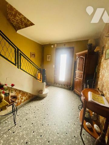Maison avec jardin et garage 