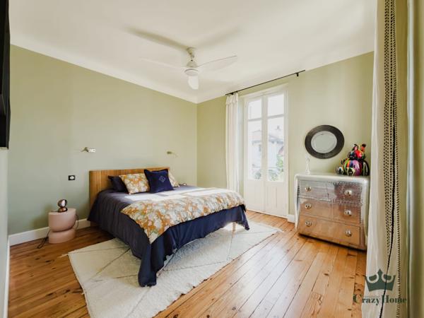 Maison 7 pièce(s) 5 chambre(s) 270 m²