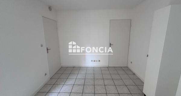 Location Studio 19.02 m² - Grenoble 38000