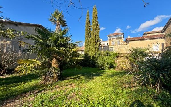 Maison à vendre    5 pièces •  Lectoure