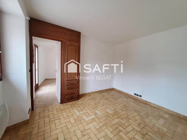 Maison en pierre, plain-pied, jardin, gare.