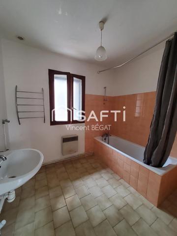 Maison en pierre, plain-pied, jardin, gare.