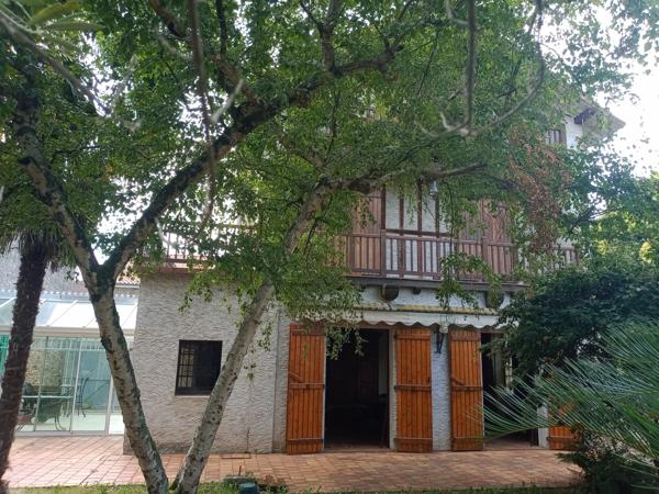 Maison
         7 pièces
        - 217 m² 225 000 € *