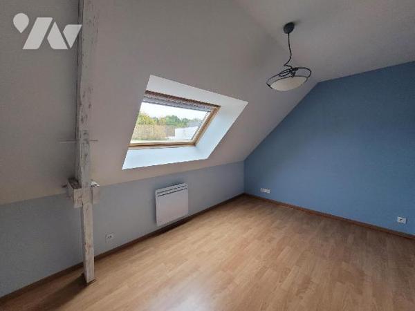 Située sur la commune de Pleurtuit, à proximité des transports, écoles et commerces. cette mais...