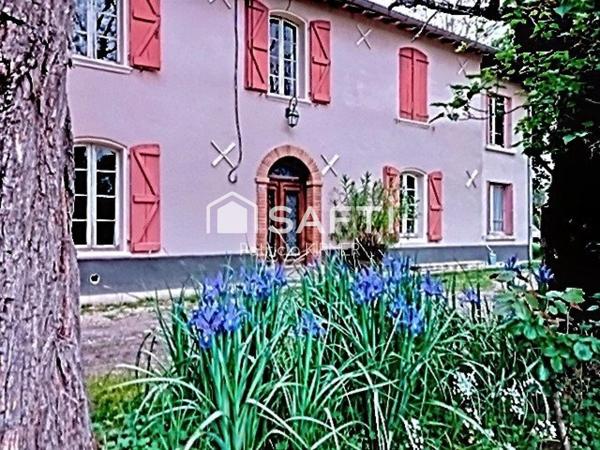 Ancienne propriété viticole avec dépendances.