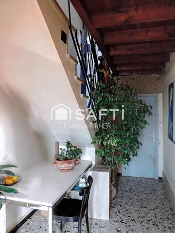 Ancienne propriété viticole avec dépendances.