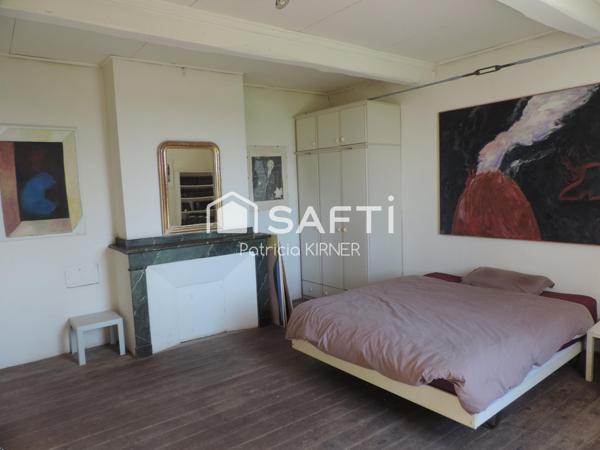 Ancienne propriété viticole avec dépendances.