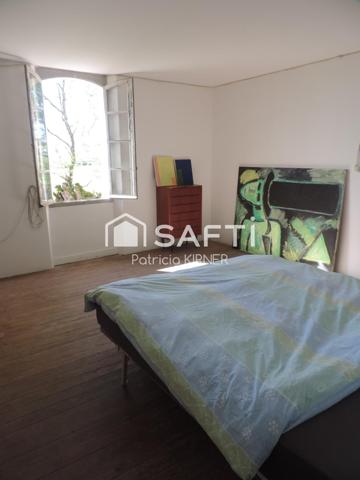 Ancienne propriété viticole avec dépendances.