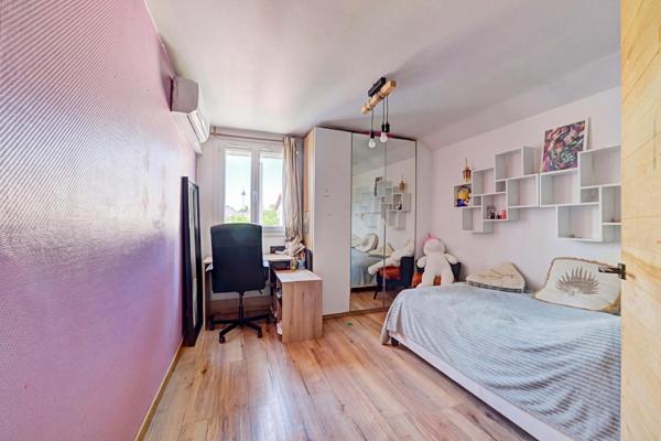 Maison 135m2 entièrement climatisée, secteur Raspail.