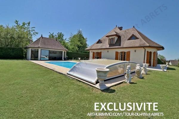Vente                                                      Maison
                        
                     6 pièces                      289 m2                     à La Tour-du-Pin