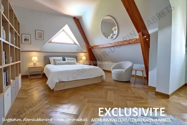 Vente                                                      Maison
                        
                     6 pièces                      289 m2                     à La Tour-du-Pin
