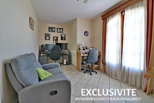 Vente                                                      Maison
                        
                     6 pièces                      289 m2                     à La Tour-du-Pin