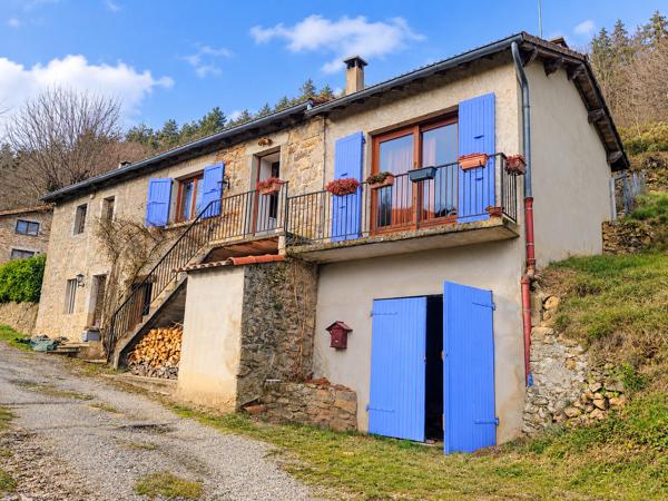 Maison de campagne en pierres avec environ 3ha de terrain