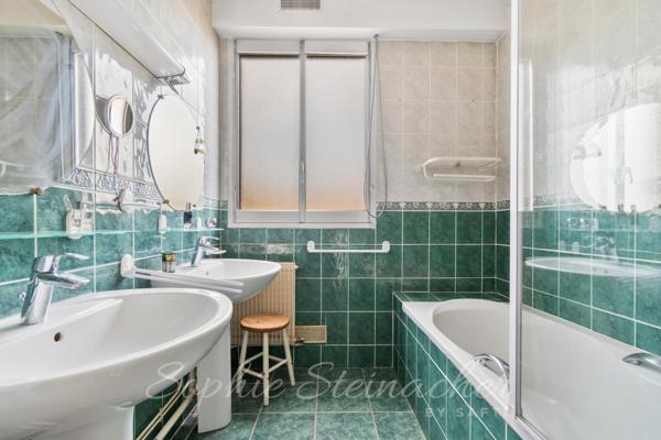 Appartement 4 chambres + balcon + box