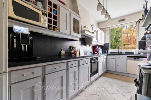 Appartement 4 chambres + balcon + box