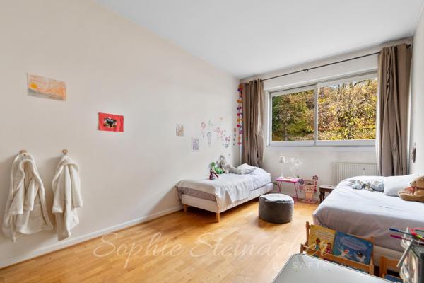 Appartement 4 chambres + balcon + box