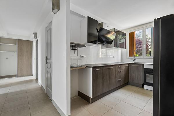 APPARTEMENT  -  4 PIECES - NOISY LE SEC - proche du RER E