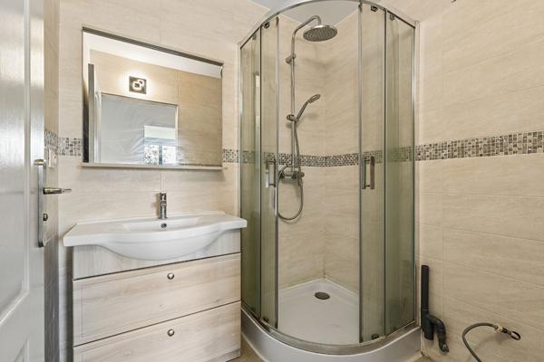 APPARTEMENT  -  4 PIECES - NOISY LE SEC - proche du RER E