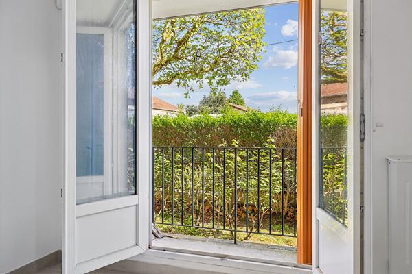 APPARTEMENT  -  4 PIECES - NOISY LE SEC - proche du RER E