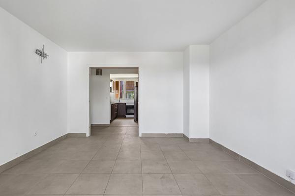 APPARTEMENT  -  4 PIECES - NOISY LE SEC - proche du RER E