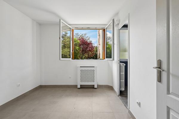 APPARTEMENT  -  4 PIECES - NOISY LE SEC - proche du RER E