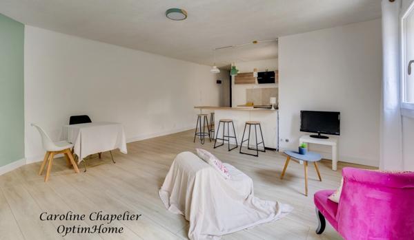 Grand T2 de 52m², terrasse, jardin, parking privatif