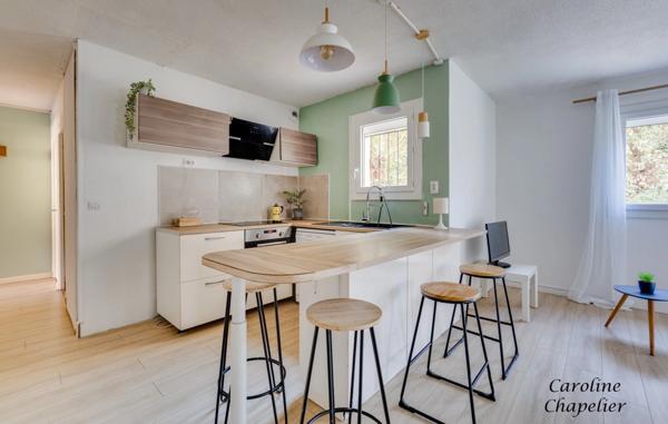 Grand T2 de 52m², terrasse, jardin, parking privatif