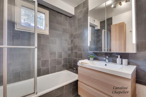 Grand T2 de 52m², terrasse, jardin, parking privatif