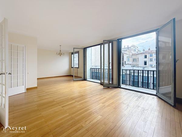 T4 83 m² hyper centre ascenseur
