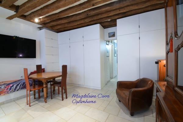 Charme et élégance au cœur d’Arts et Métiers – 3 pièces avec cheminée