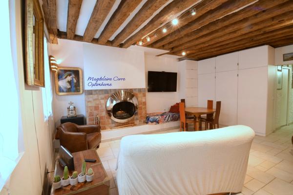 Charme et élégance au cœur d’Arts et Métiers – 3 pièces avec cheminée